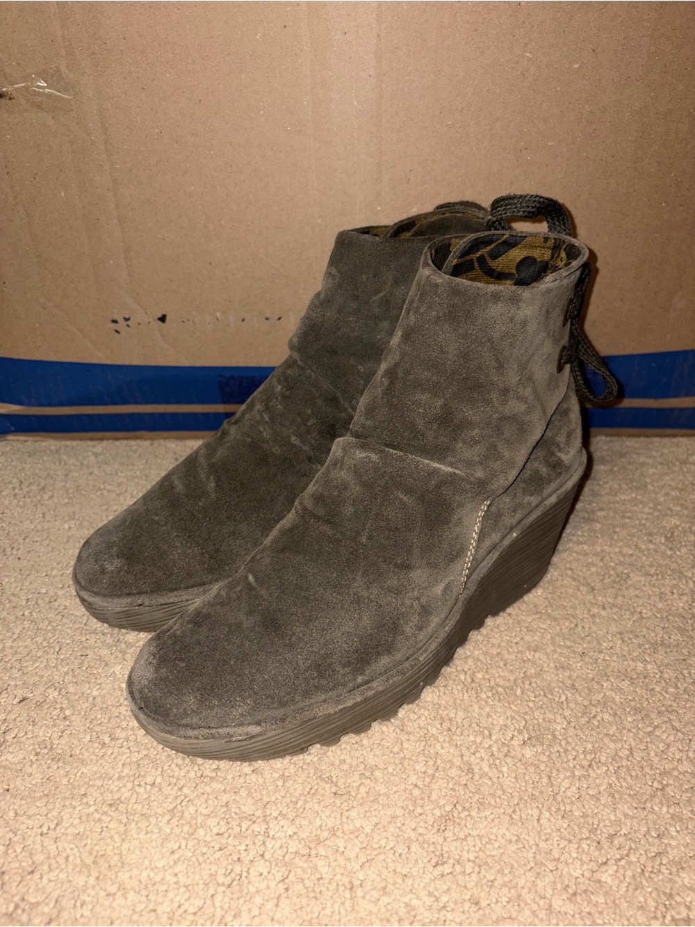 Women’s grey green suede leather Fly London Yama wedge ankle boots Sz 9.5-10-40